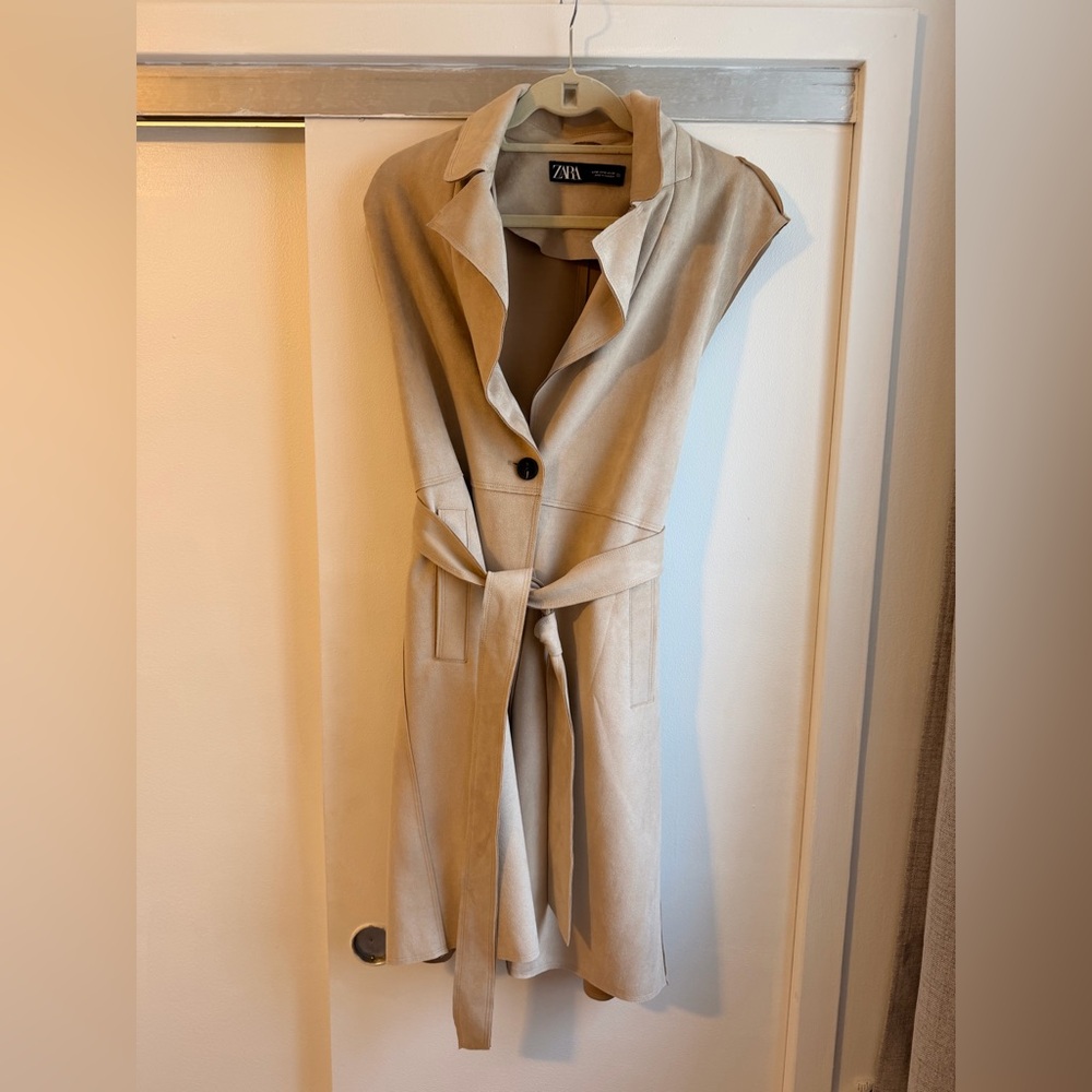 Zara Beige Outerwear